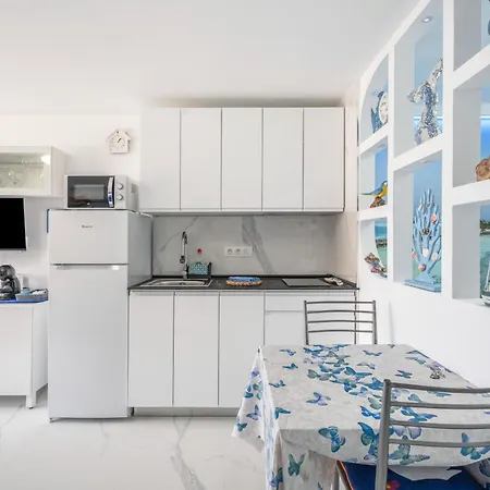 Sissy Apartment *